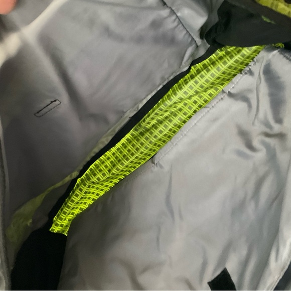 L.L. Bean Green Commuter Messenger Laptop Crossbody Bag with Black Accents - Picture 6 of 15